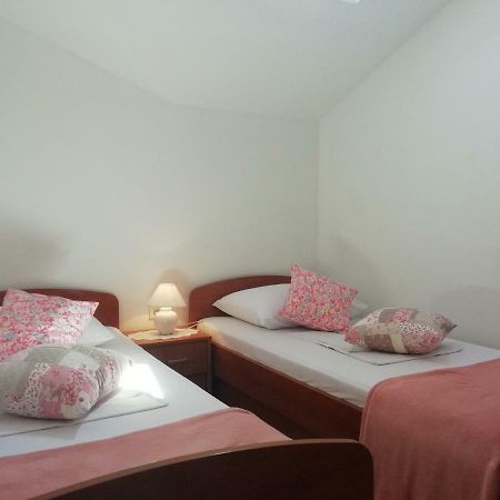 Apartments Vidovic Vodice Esterno foto