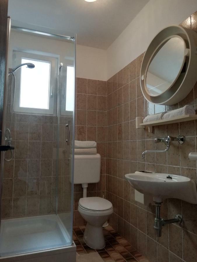 Apartments Vidovic Vodice Esterno foto